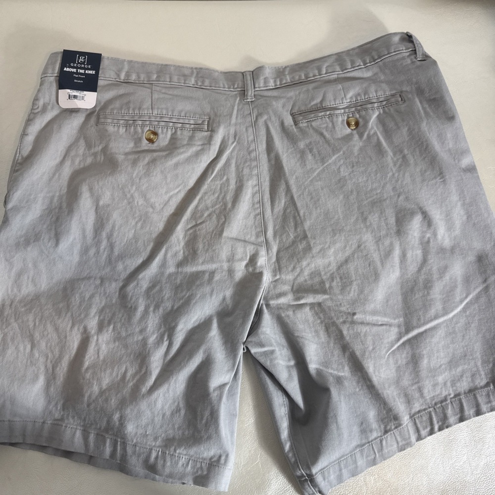 George Mens 42 NEW Gray Above the Knee Utility Stretch Chino Shorts 7" Inseam